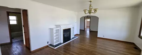 Living - 209 N Reader St, Mounds, IL 62964 photo 1 of 7
