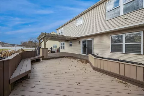 Exterior - 1852 Maple Glen Dr, Plainfield, IL 60586 photo 3 of 4
