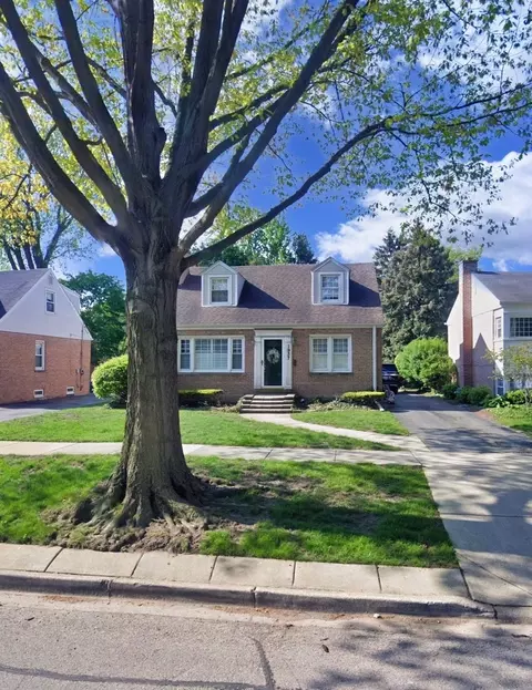 1937 Washington St, Wilmette, IL 60091