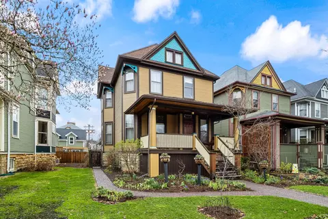 229 S Euclid Ave, Oak Park, IL 60302