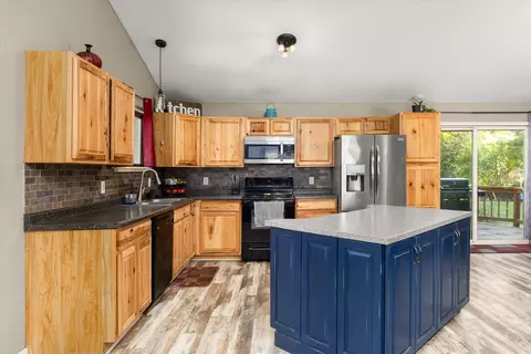 Kitchen - 3440 Cardinal Ln, Morris, IL 60450 photo 4 of 5