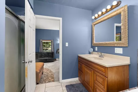 Bath - 3440 Cardinal Ln, Morris, IL 60450 photo 2 of 5