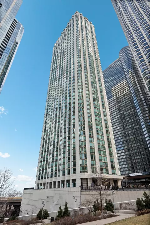 195 N Harbor Dr #1502, Chicago, IL 60601