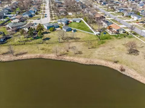 View/Area - 1000 Lancaster Ct, Hoffman Estates, IL 60169 photo 5 of 5