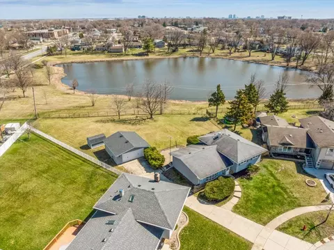 View/Area - 1000 Lancaster Ct, Hoffman Estates, IL 60169 photo 3 of 5