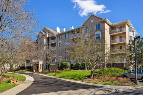 1731 Pavilion Way #405, Park Ridge, IL 60068