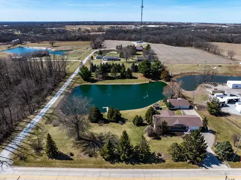13424 S Utah Ave, Davenport, IA 52804