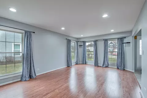 Living - 1411 Steeplechase Rd, Bartlett, IL 60103 photo 2 of 6