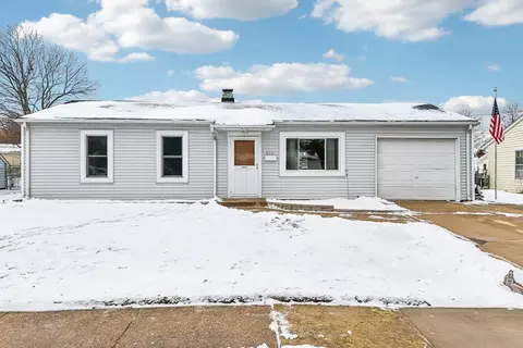 916 Mulberry Ln, Streamwood, IL 60107