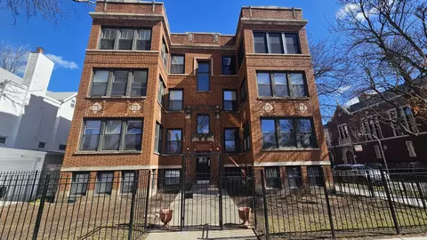 6701 N Bosworth Ave #1S, Chicago, IL 60626
