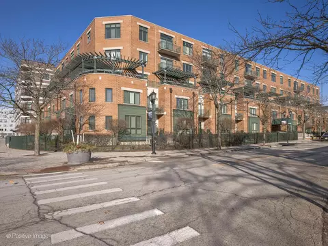 131 W Adelaide St #408, Elmhurst, IL 60126