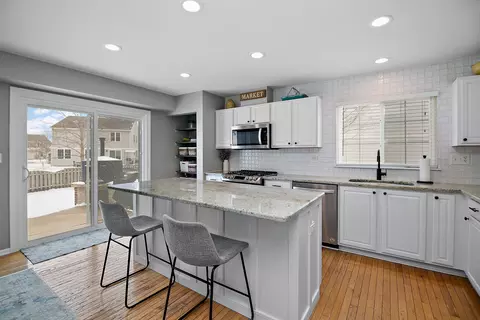 Kitchen - 1675 Rosehall Ln, Elgin, IL 60123 photo 3 of 3