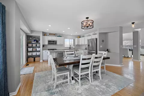 Dining - 1675 Rosehall Ln, Elgin, IL 60123 photo 2 of 2
