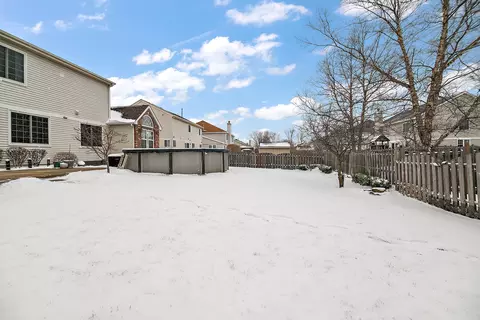 Exterior - 1675 Rosehall Ln, Elgin, IL 60123 photo 3 of 3