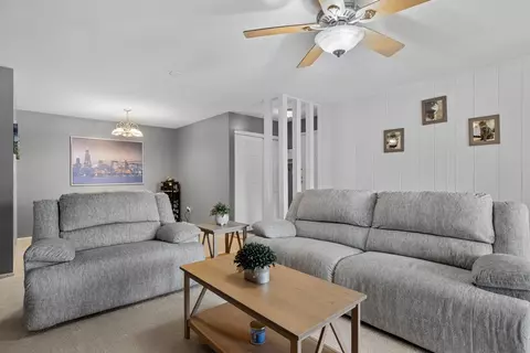 Living - 4710 W Northfox Ln W #5, Mchenry, IL 60050 photo 4 of 4