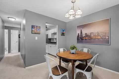 Dining - 4710 W Northfox Ln W #5, Mchenry, IL 60050 photo 1 of 2
