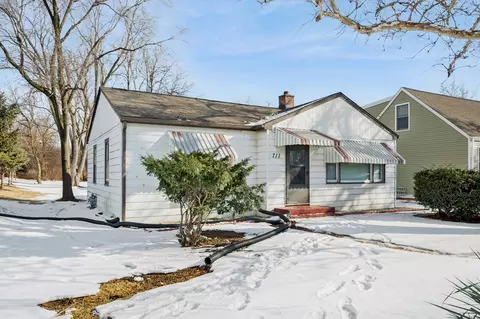 711 N Columbine Ave, Lombard, IL 60148