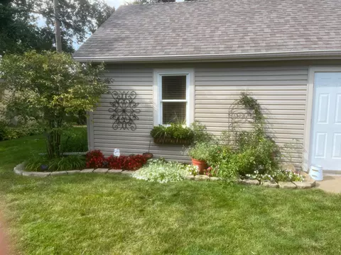 Exterior - 416 N Rush St, Itasca, IL 60143 photo 5 of 9