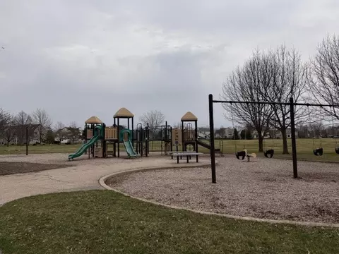 Exterior - 1675 Chelmsford Ct #1, Bartlett, IL 60103 photo 5 of 5
