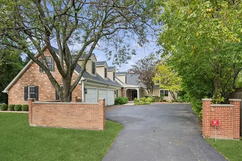 898 Bridlegate Ln, Northfield, IL 60093