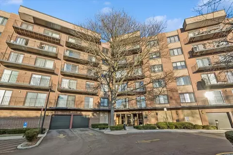 7601 N Lincoln Ave #415, Skokie, IL 60077