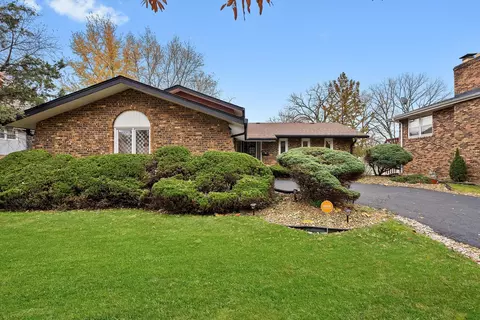 17731 Larkspur Ln, Homewood, IL 60430