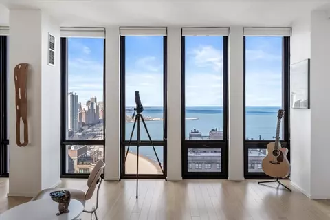 View/Area - 200 E Delaware Pl #32AF, Chicago, IL 60611 photo 2 of 6