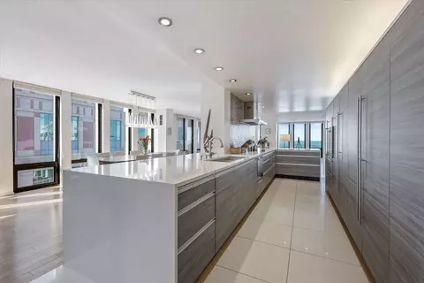 Kitchen - 200 E Delaware Pl #32AF, Chicago, IL 60611 photo 5 of 11
