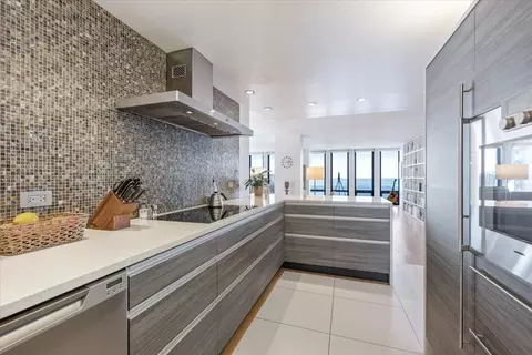Kitchen - 200 E Delaware Pl #32AF, Chicago, IL 60611 photo 4 of 11