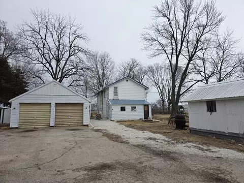 Exterior - 309 E 3rd St, Tampico, IL 61283 photo 5 of 5