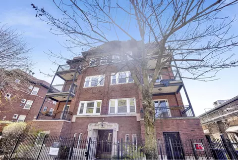 851 W Belle Plaine Ave #2W, Chicago, IL 60613