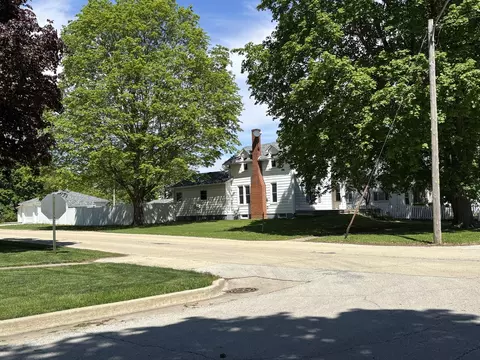 359 W Orleans St, Paxton, IL 60957
