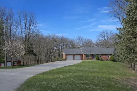 6 Maple Dr, Goodfield, IL 61742