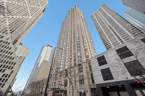 401 E Ontario St #604, Chicago, IL 60611