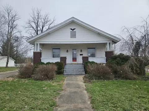 600 N 1st St, Fairfield, IL 62837
