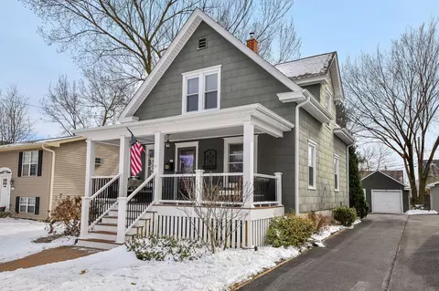 718 North St, Geneva, IL 60134