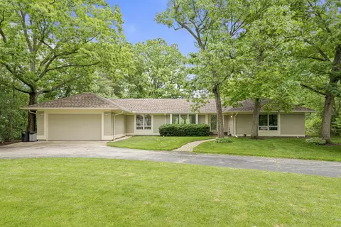 1355 Woodland Ln, Riverwoods, IL 60015