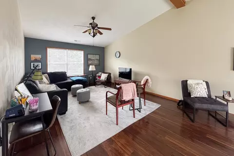 Living - 10178 Monarch Rd #D, Roscoe, IL 61073 photo 3 of 4