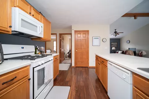 Entry Way - 10178 Monarch Rd #D, Roscoe, IL 61073 photo 2 of 2