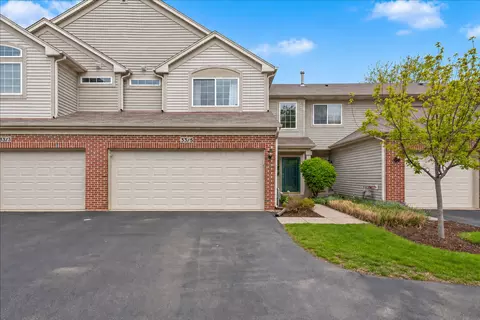 3315 Blue Ridge Dr, Carpentersville, IL 60110