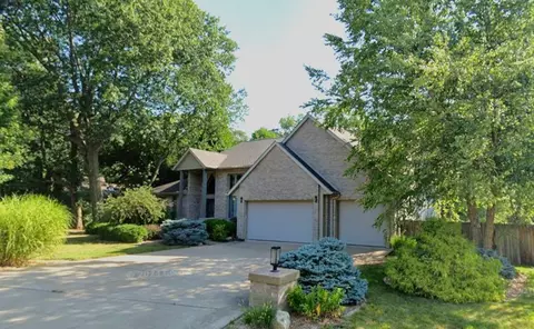 2710 8th Street Ct, Moline, IL 61265