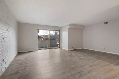 433 Cavalier Ct #101A, West Dundee, IL 60118 photo 4