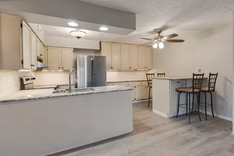 433 Cavalier Ct #101A, West Dundee, IL 60118 photo 8