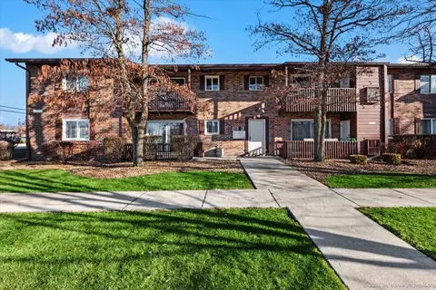 6770 181st St #1412, Tinley Park, IL 60477