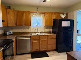 Kitchen - 404 N Maple St, Christopher, IL 62822 photo 3 of 6
