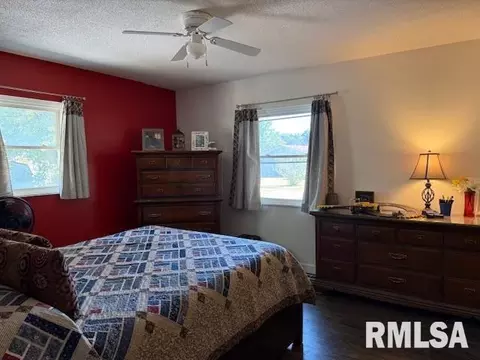 Bedroom - 404 N Maple St, Christopher, IL 62822 photo 6 of 8