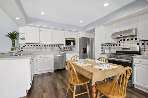 Kitchen - 2004 E Parkview Cir, Hoffman Estates, IL 60169 photo 1 of 1