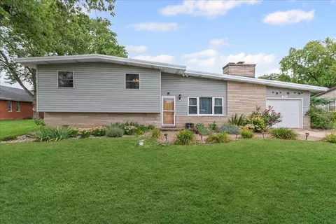 704 Helene St, Shorewood, IL 60404