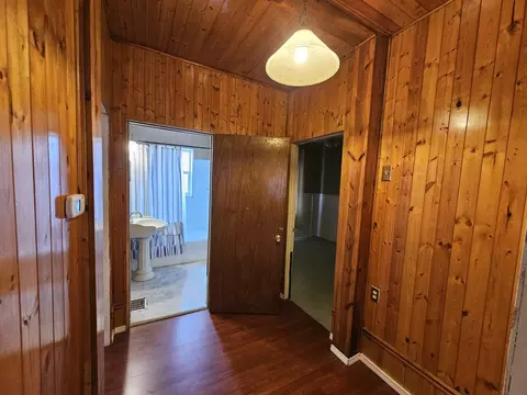 Entry Way - 615 Mitchell St, Benton, IL 62812 photo 1 of 2