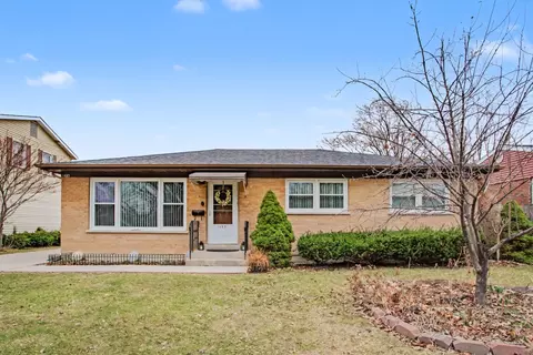 1403 S Robert Dr, Mount Prospect, IL 60056 photo 2